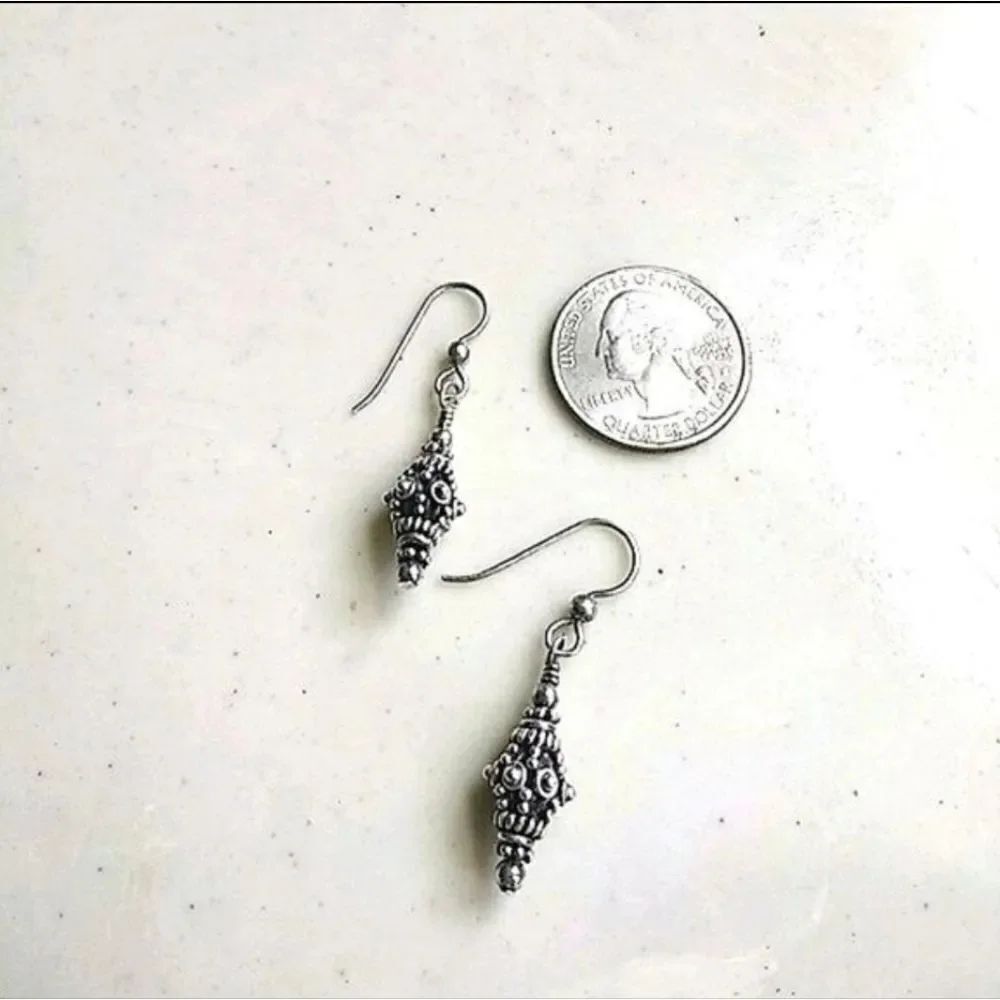 Silver Filgree Intricate Wires - Picture 8 of 9